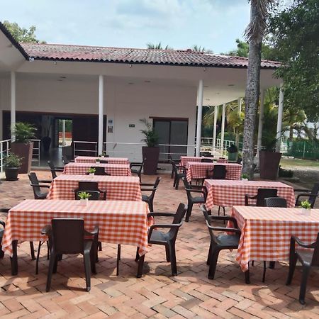 Arizona Ranch Hotel Хирардот Экстерьер фото